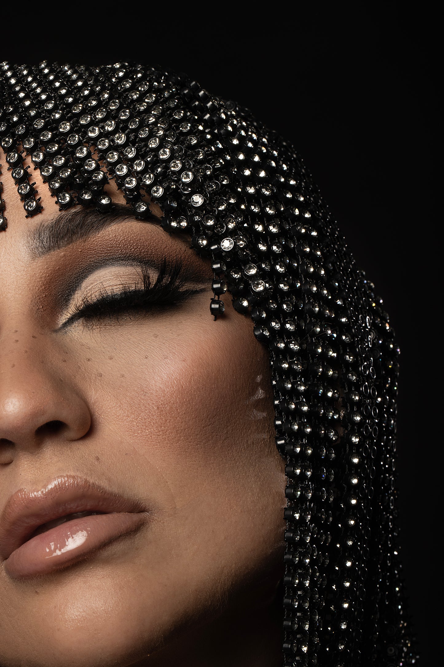 NOTHING BUT DIAMONDS Wig (Black)